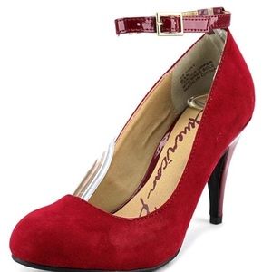Red Ankle Strap Heels NWT ❤️‼️